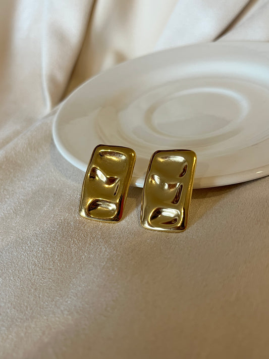 Aretes plaquita dorada