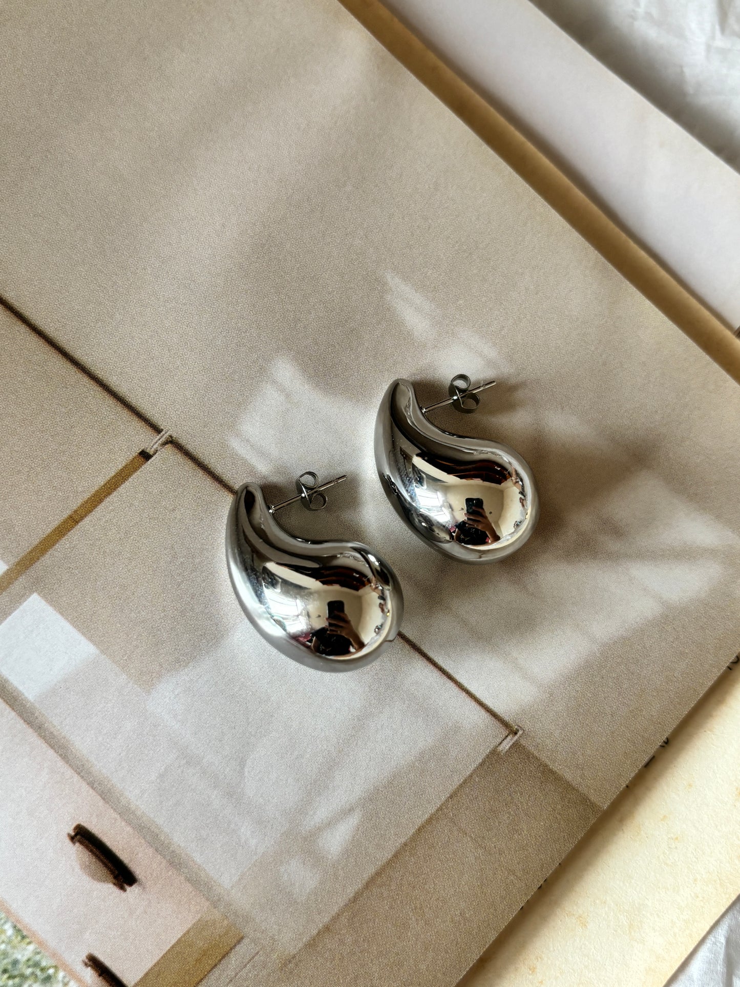 Aretes gota mediana